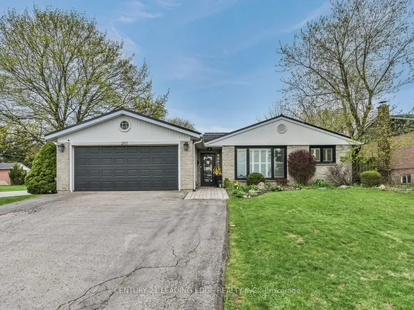 207 Yeates Ave, Barrie, ON L4N 4C5