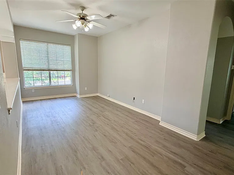 9904 Mariah Cv — Photo 32