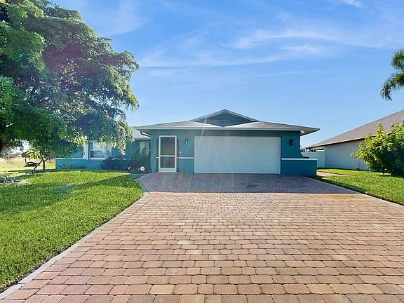 3rd image of 3009 SW 5th Ave