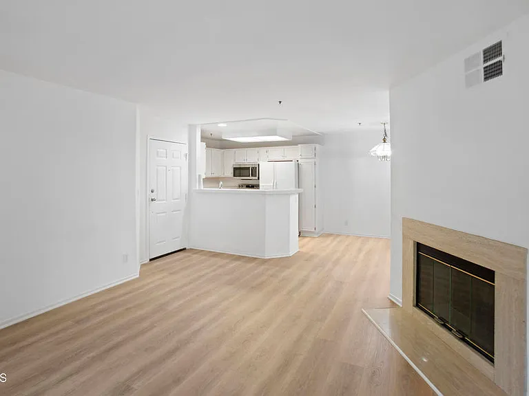 5805 Oak Bend Ln #208 — Photo 3