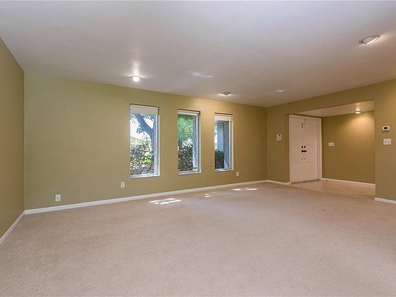 4th image of 6449 Tanglewood Dr NE
