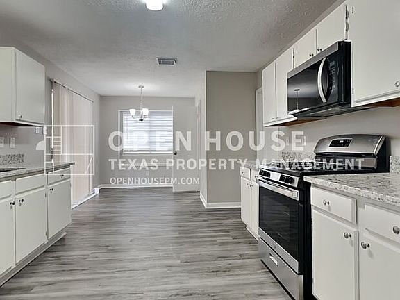 5th image of 8303 Holmwood Dr