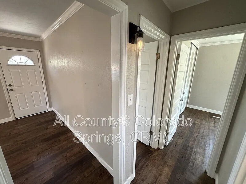 3 bed, 1.0 bath, 1170 sqft, $2,150 — Photo 4