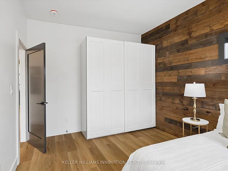 215 Winstanley St — Photo 23