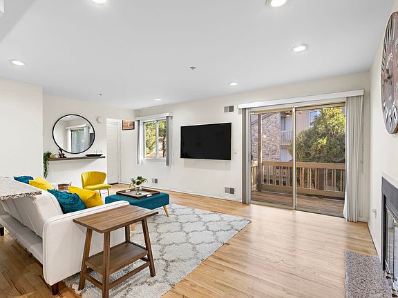 4th image of 17 Larkin Cir #17