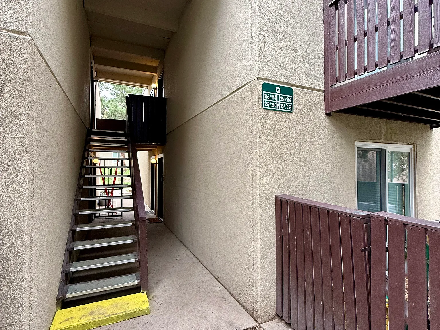 2 bed, 1.0 bath, 721 sqft, $1,695 — Photo 2
