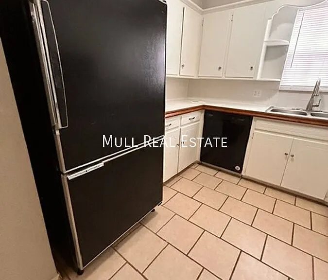 445 NW 86th St — Photo 3