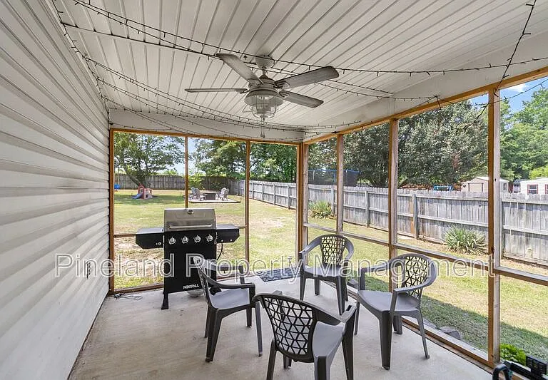 133 Haywood Dr — Photo 32