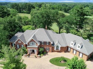 11445 Conway Rd, Saint Louis, MO 63131