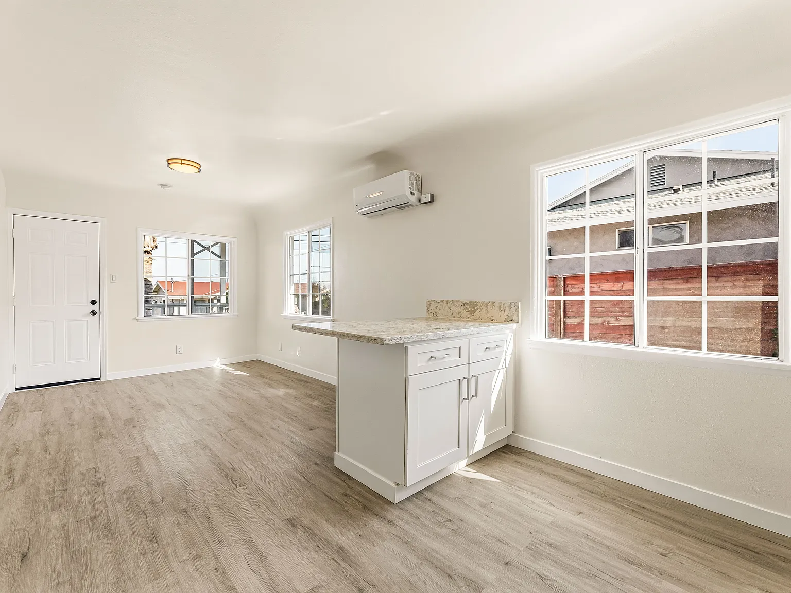 2 bed, 700 sqft, $2,750 — Photo 3