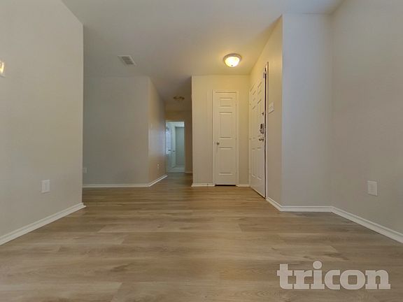 3rd image of 16661 Woodside Dr