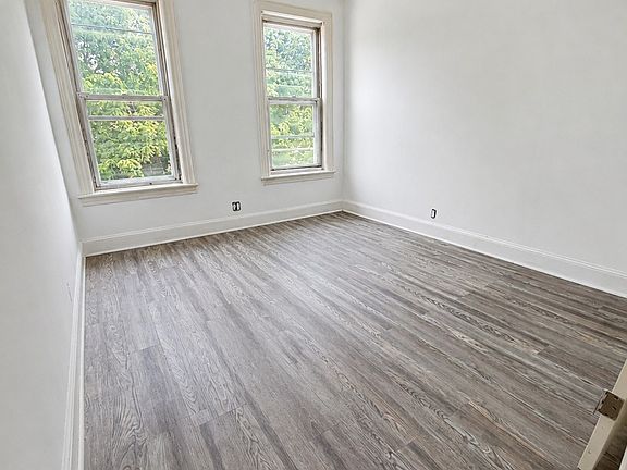 4th image of 19-11 21st Rd #2