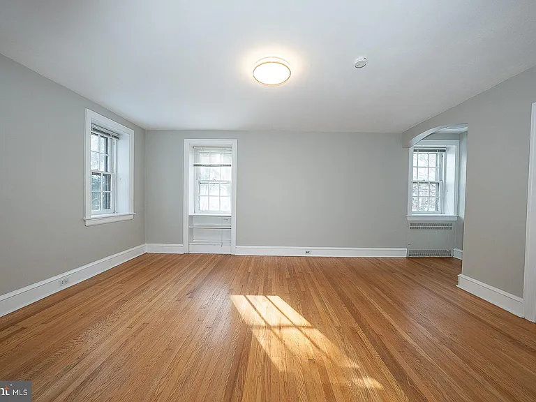 625 Chelten Hills Dr — Photo 33