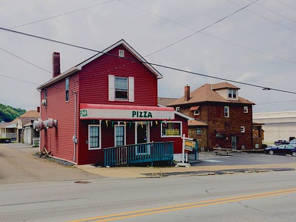 2nd image of 810 2nd St