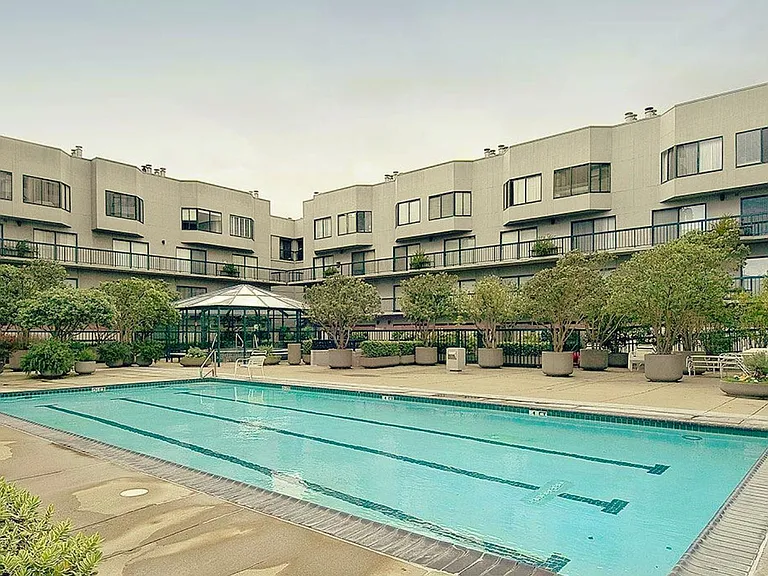 601 Van Ness Ave #151 — Photo 4