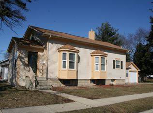 1218 Shuler St, Elgin, IL 60123