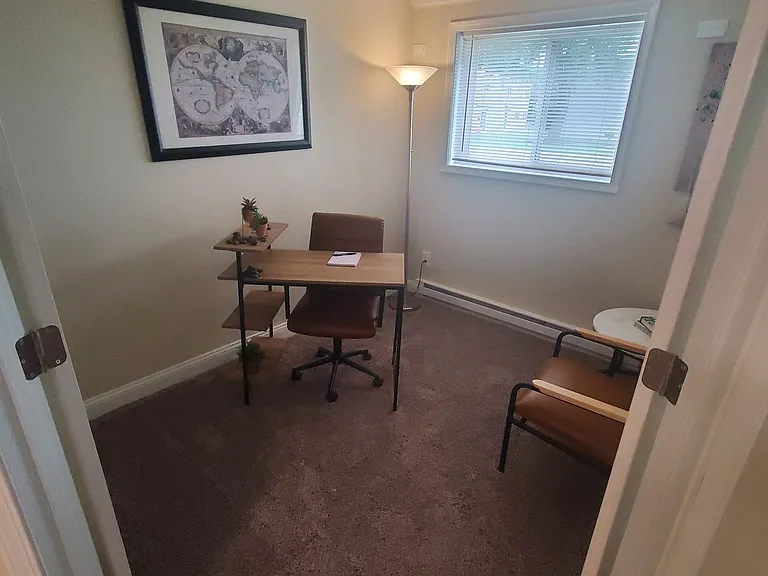 Saratoga Apartments - STA — Photo 15