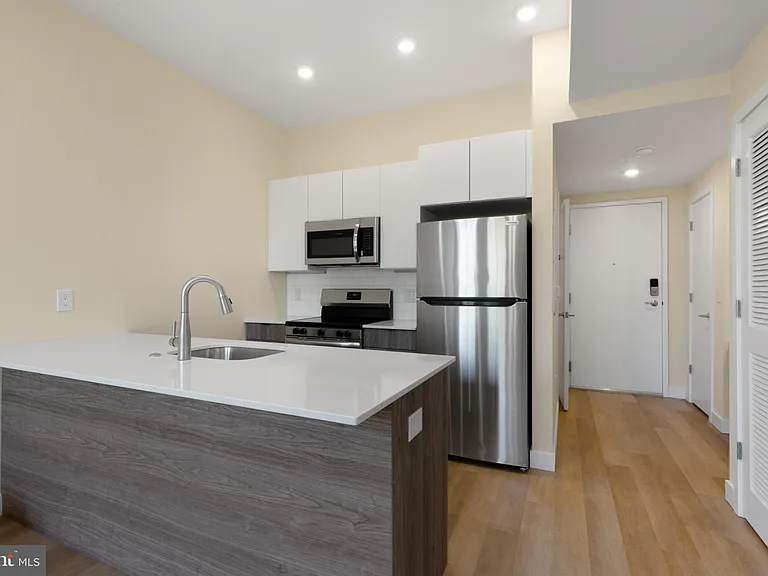 1701 S 4th St #203 — Photo 1
