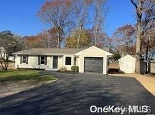 559 Canal Rd, Mount Sinai, NY 11766