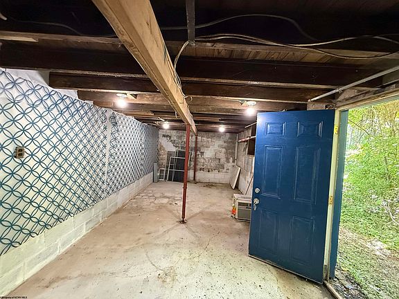 5th image of 313 Thomas Ave