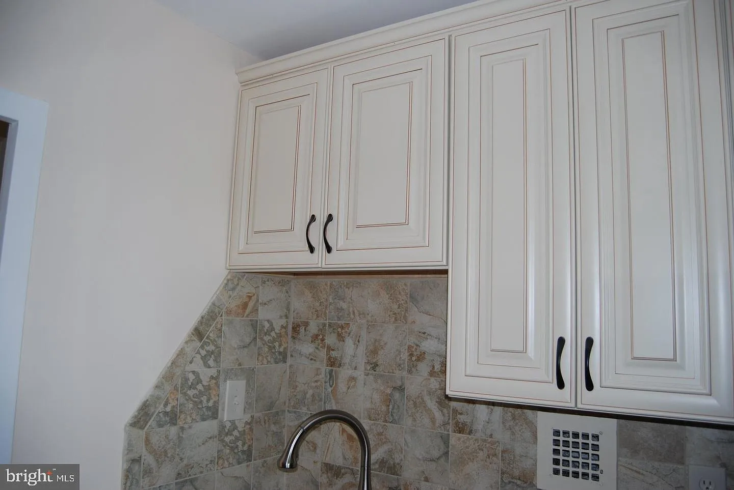 1 bed, 1.0 bath, 883 sqft, $1,975 — Photo 4