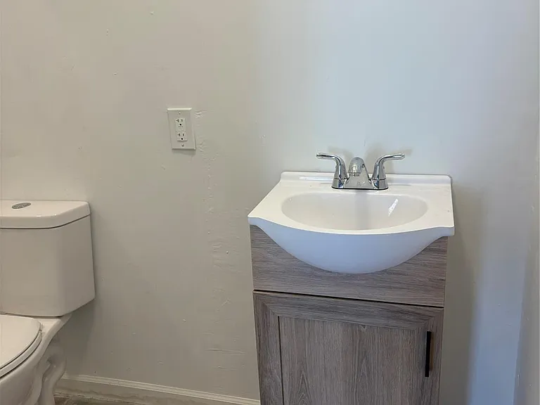 2450B S 4th St — Photo 5