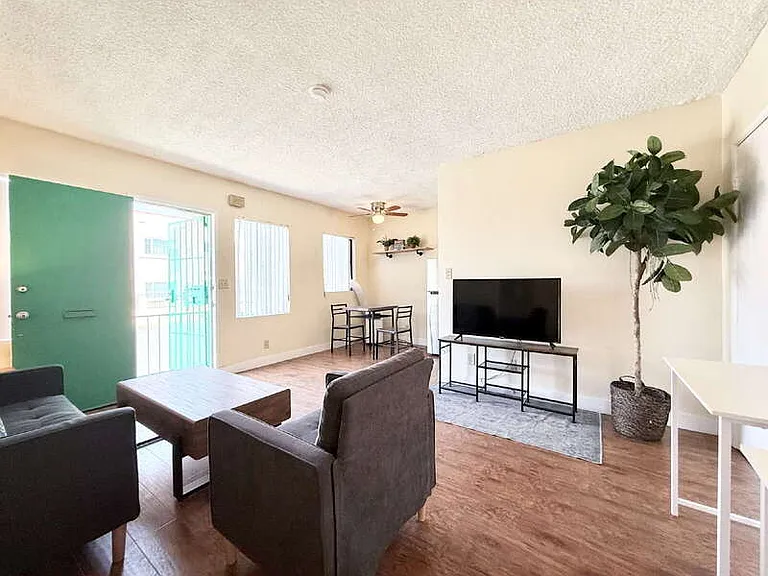 1497 W 29th St #1 — Photo 9