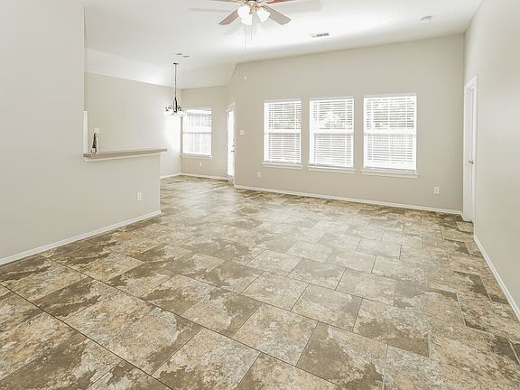 3rd image of 11927 Belle Ct