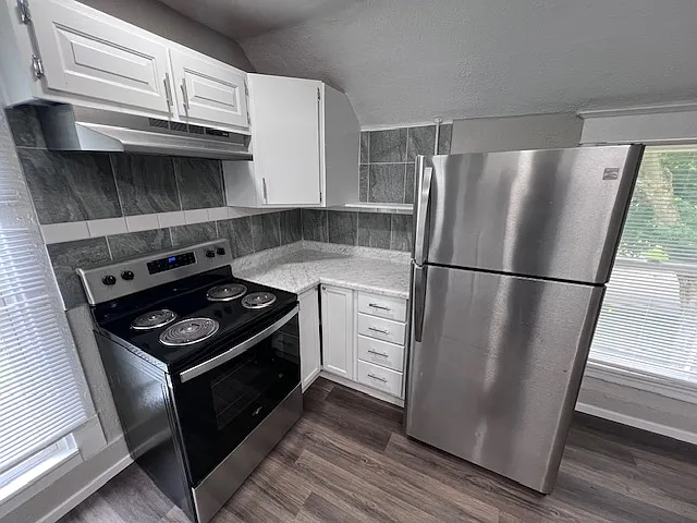 208 S 2nd St #3 — Photo 11