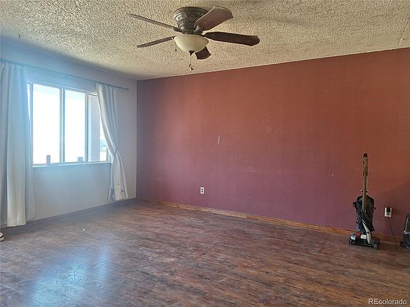 3rd image of 720 Garnet Avenue