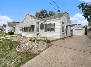 949 Hollywood St NE, Grand Rapids, MI 49505