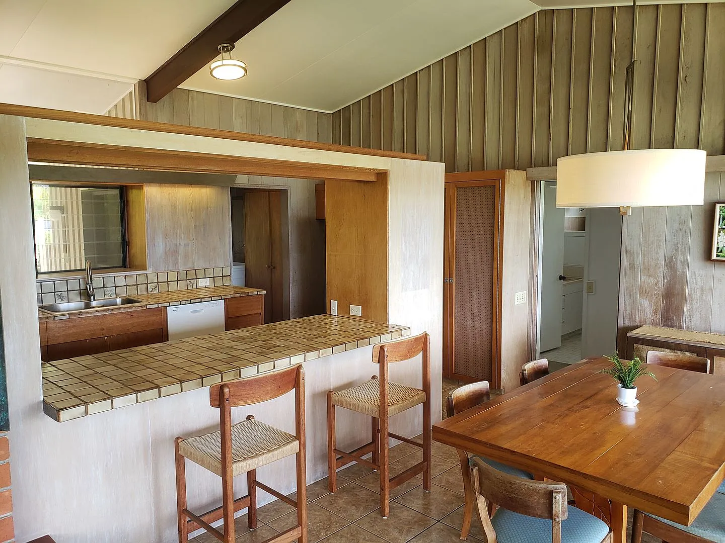 3 Bedroom 2 Bath Single Family Home with Pool — Photo 2