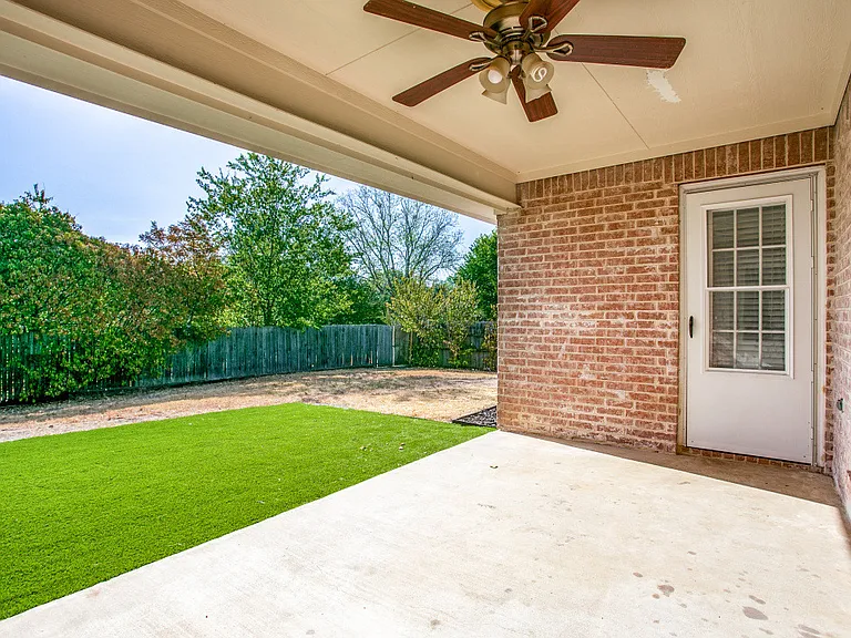 224 Blossom Ln — Photo 12