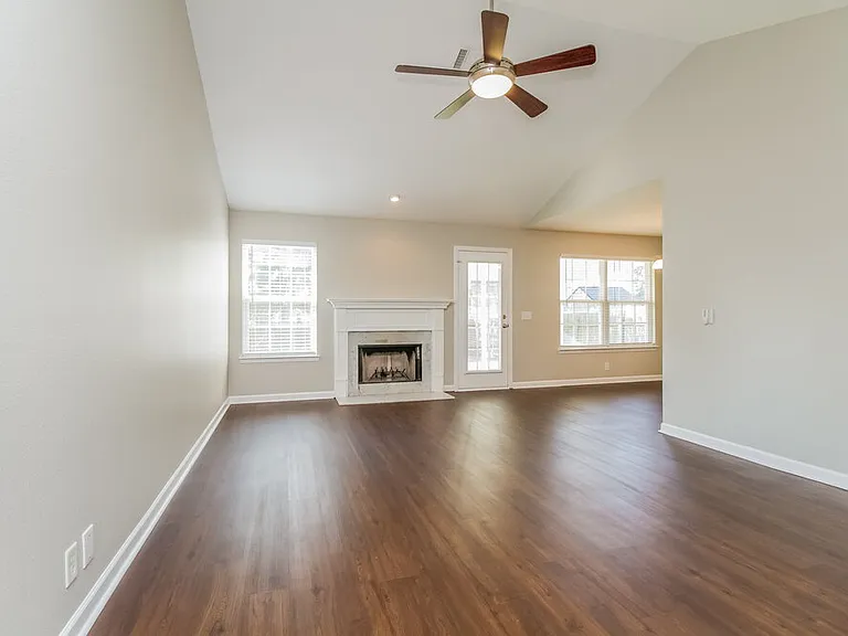 1609 London Gardens Ct — Photo 4