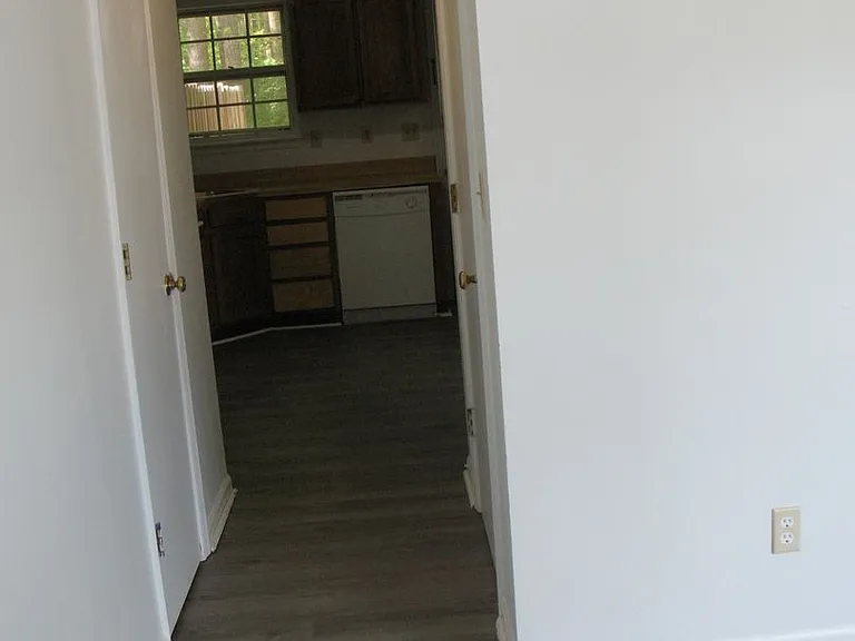 270 Albert Ct — Photo 13