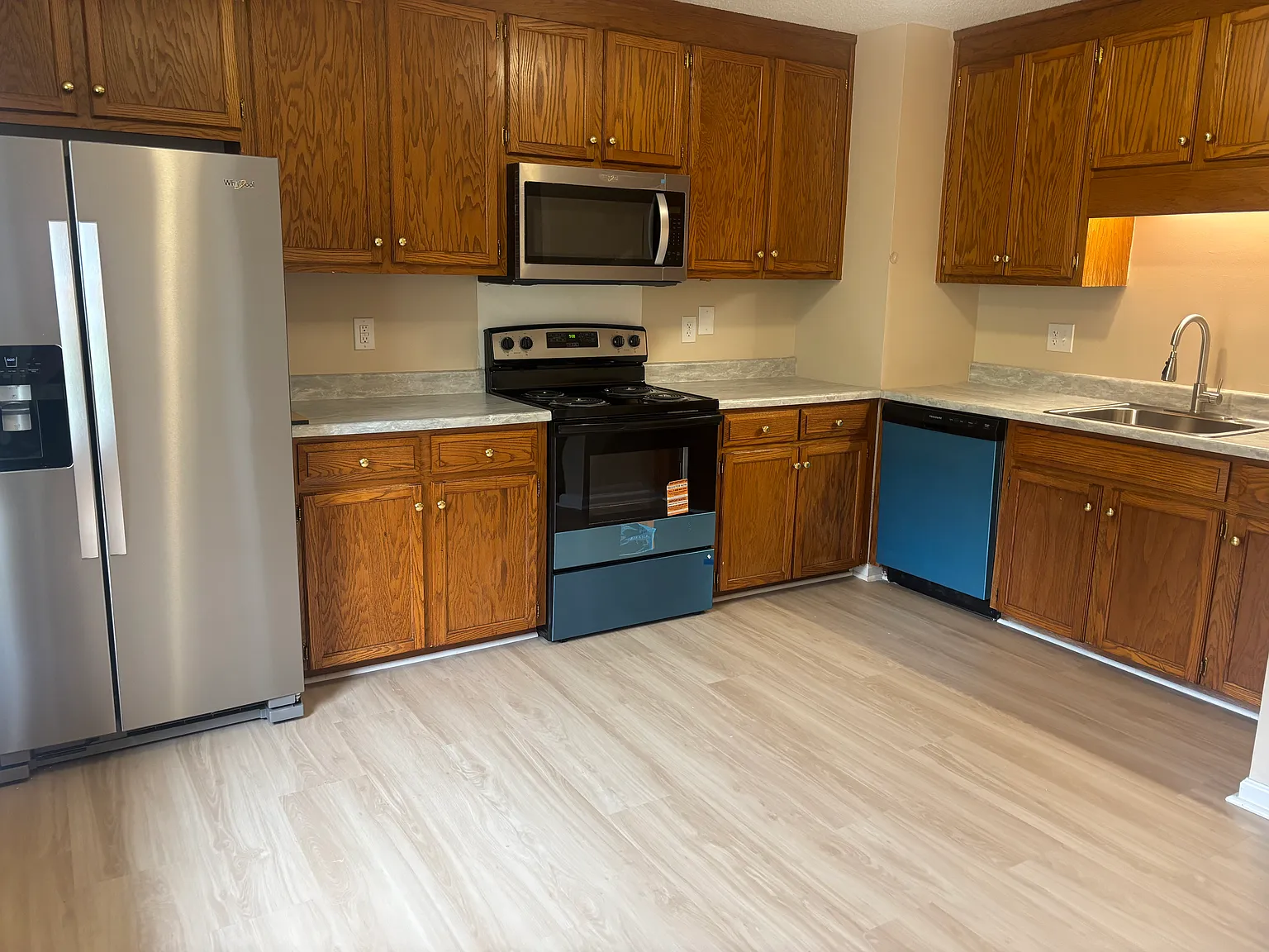 1 bed, 642 sqft, $1,000 — Photo 3