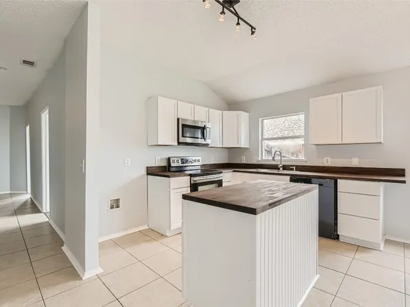 7102 Hanrahan Ct, Arlington, TX 76002