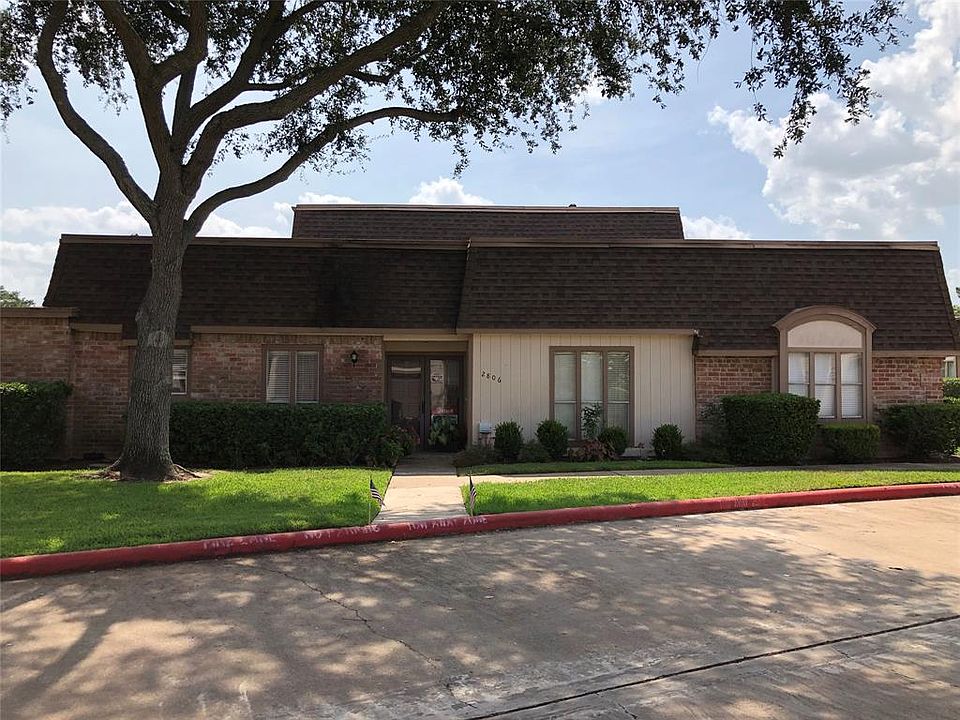 1st image of 2806 Cambridge Ln