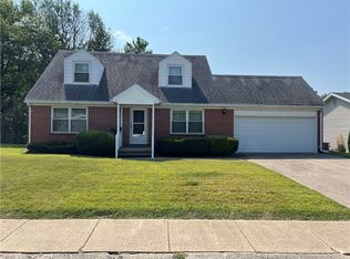 108 Point Bluff Dr, Decatur, IL 62521