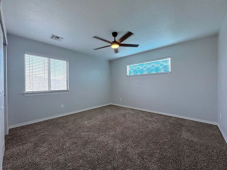 2068 Robert Minnie Pl — Photo 32