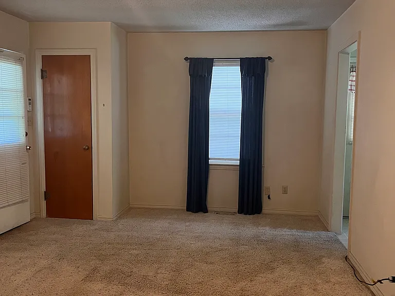 1433 W Hamilton St — Photo 15