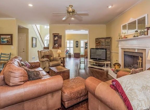 4th image of 1039 Pinfeather Ct