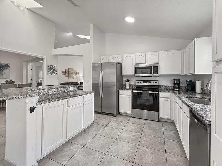 2512 Oneida Loop — Photo 11