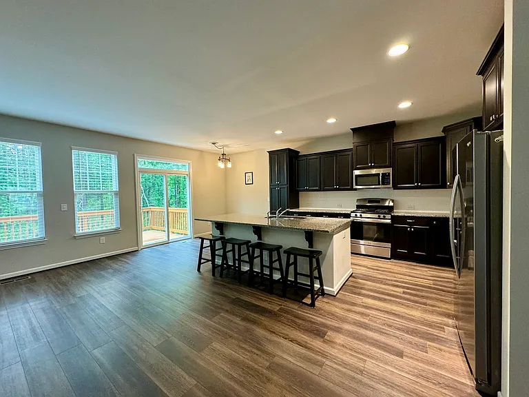 Kitchen & Dining area (2nd Floor)