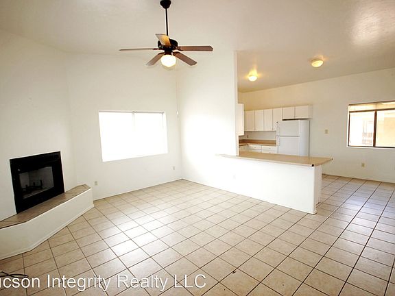 5th image of 920 E Elm St #2910497