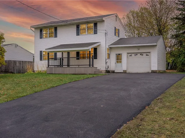 38 Campus Dr, Rochester, NY 14623