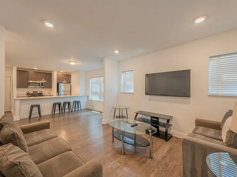 Roland Realty — Photo 11