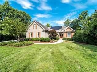 6025 Fox Trail Dr, Walnut Cove, NC 27052