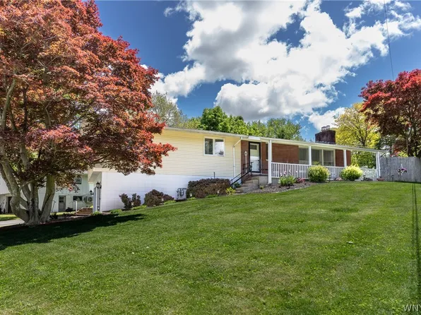 8667 Bonview Ter, Williamsville, NY 14221
