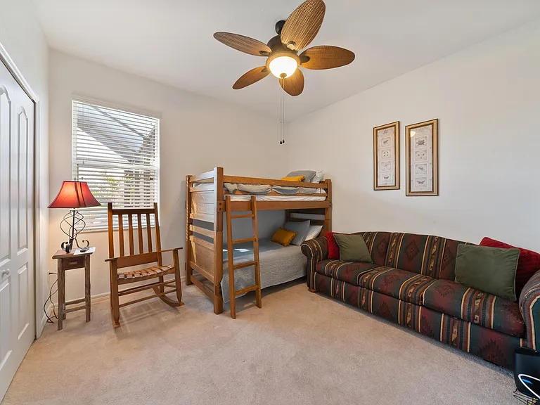 Bunk / Kids room with sofa bed